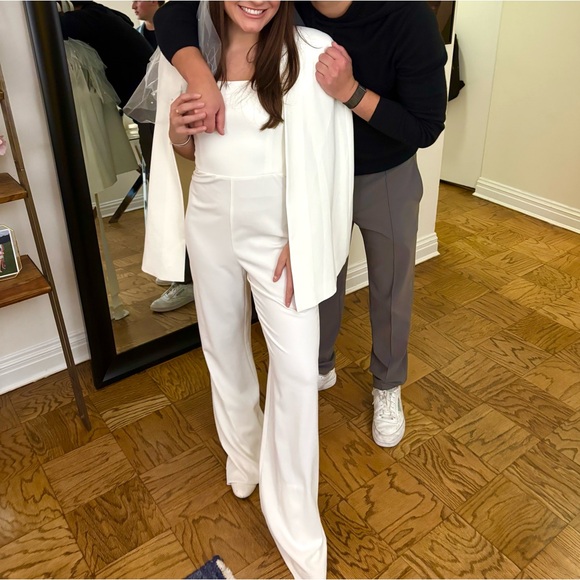 Alice + Olivia  White Women's Jumpsuit with cape - Picture 4 of 4